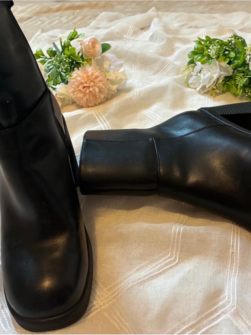Black Women's Chelsea Ankle Boots